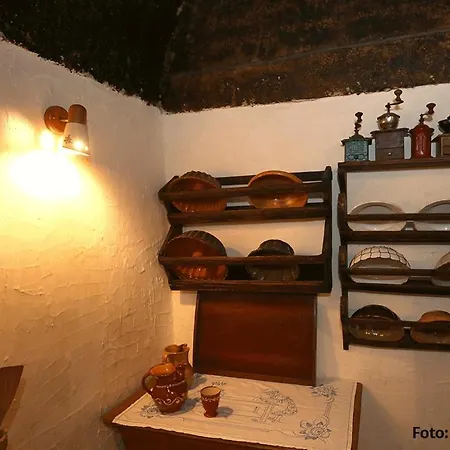 Dormouse House - Historic Countryside Retreat * Grahovo